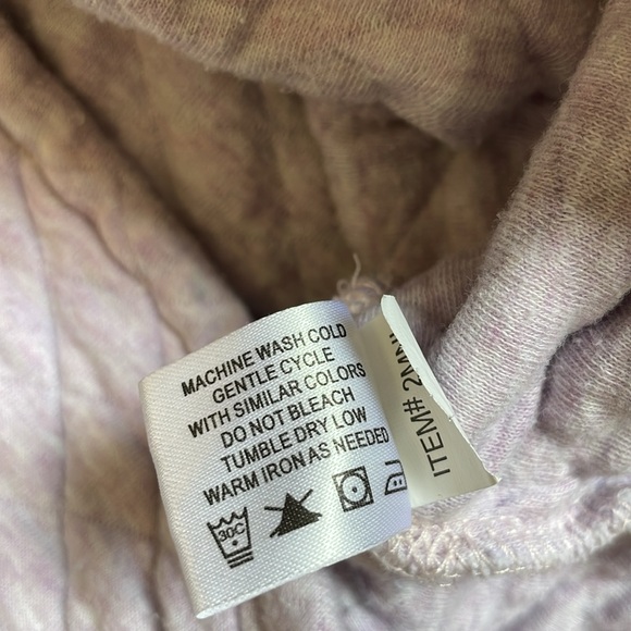 Orvis quilted pullover. Light lavender size Sm. Long sleeved. - Picture 9 of 9